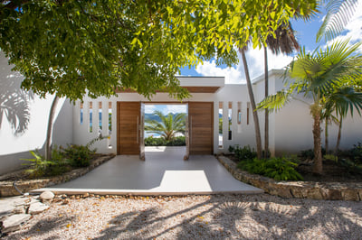 Luxury Villa Photo #37