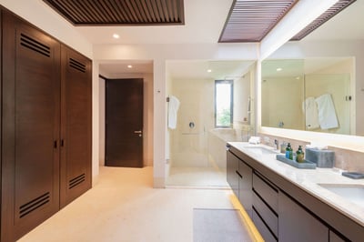 Luxury Villa Photo #22