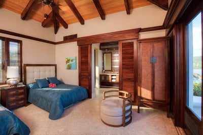 Luxury Villa Photo #45