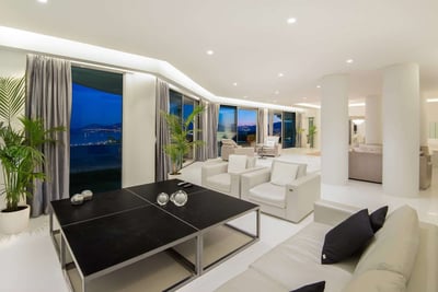 Luxury Villa Photo #7