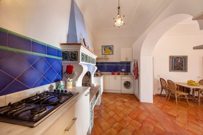 Luxury Villa Photo #7