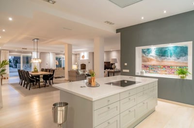 Luxury Villa Photo #16