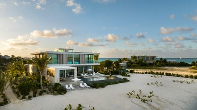 Luxury Villa Photo #3