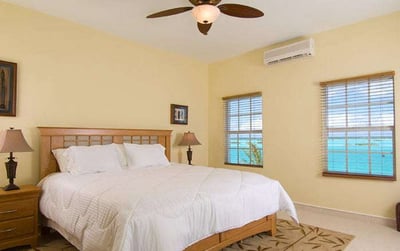 Luxury Villa Photo #11