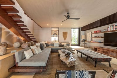 Luxury Villa Photo #36