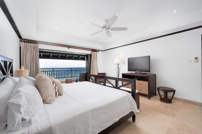 Luxury Villa Photo #7