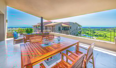 Luxury Villa Photo #3