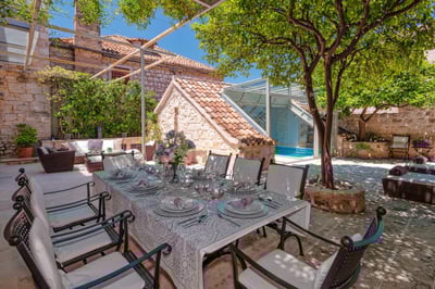 Luxury Villa Photo #6