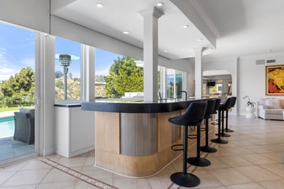 Luxury Villa Photo #24
