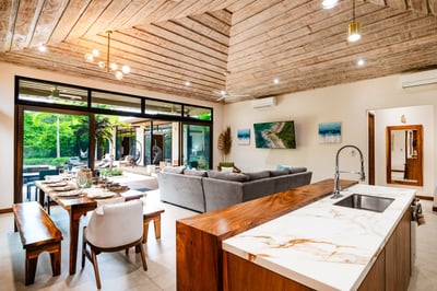 Luxury Villa Photo #11