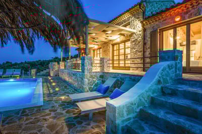 Luxury Villa Photo #4