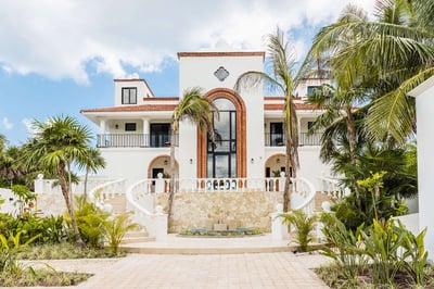 Luxury Villa Photo #13