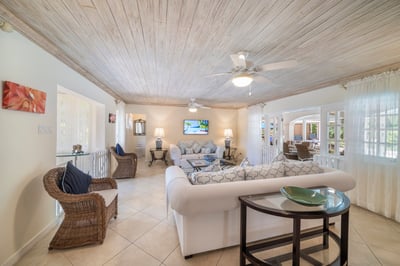 Luxury Villa Photo #12
