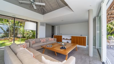 Luxury Villa Photo #13