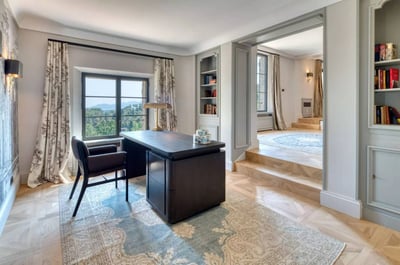 Luxury Villa Photo #19
