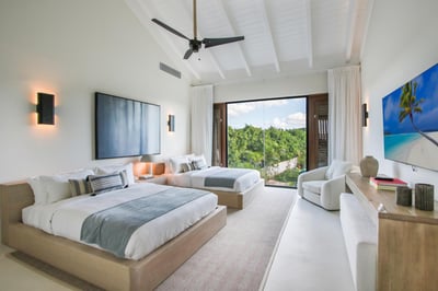 Luxury Villa Photo #34