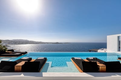 Luxury Villa Photo #3