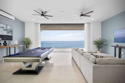 Luxury Villa Photo #18