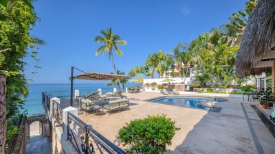 Luxury Villa Photo #5