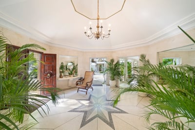 Luxury Villa Photo #27