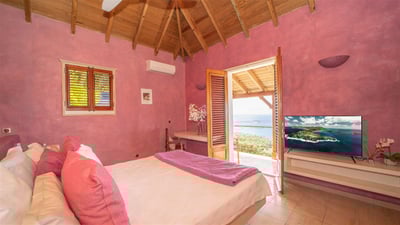 Luxury Villa Photo #50
