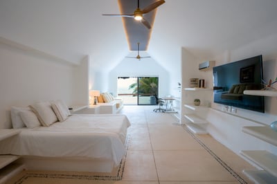Luxury Villa Photo #33