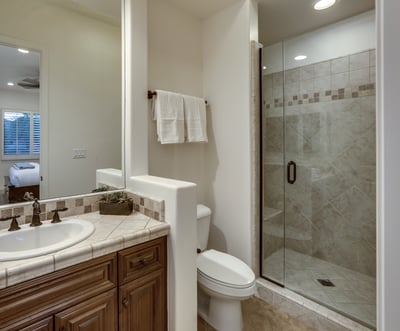 Casita en suite bath with walk-in shower
