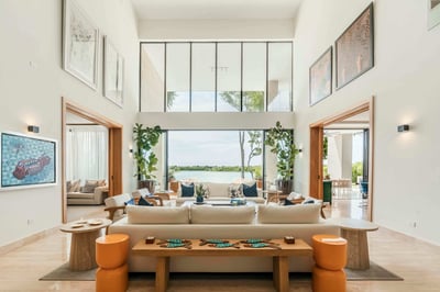 Luxury Villa Photo #18