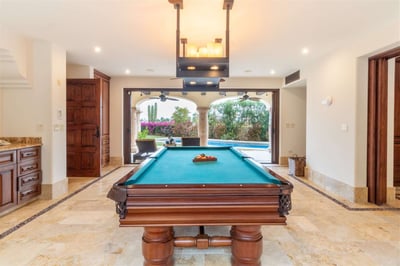 Luxury Villa Photo #25