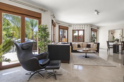 Luxury Villa Photo #9