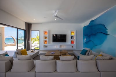 Luxury Villa Photo #27