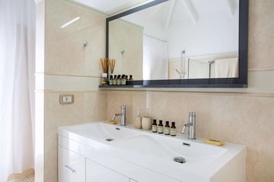 Luxury Villa Photo #37