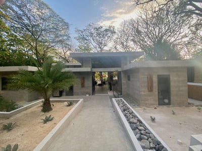 Luxury Villa Photo #30