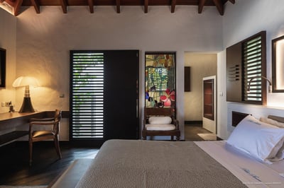 Luxury Villa Photo #30