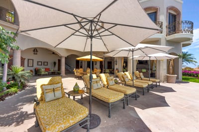 Luxury Villa Photo #8