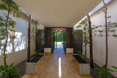 Luxury Villa Photo #9