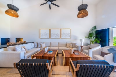 Luxury Villa Photo #17