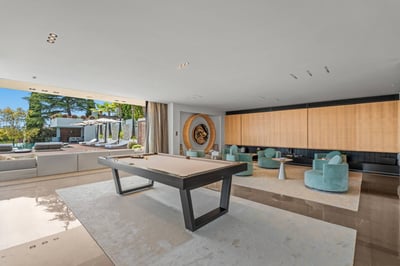 Luxury Villa Photo #9