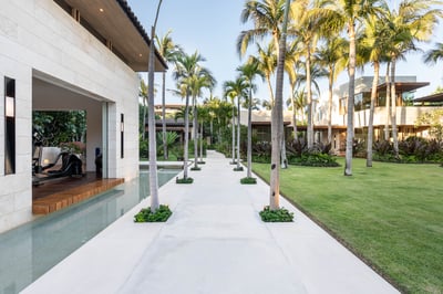 Luxury Villa Photo #29