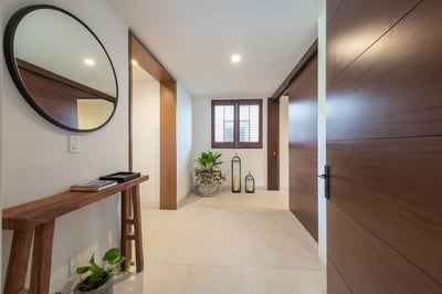 Luxury Villa Photo #24