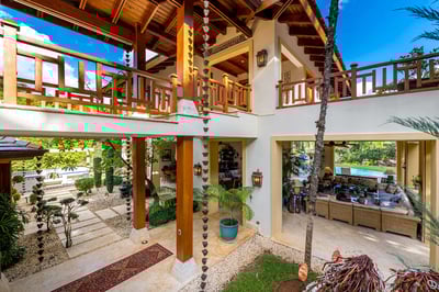 Luxury Villa Photo #4