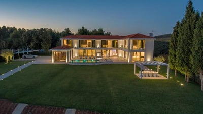 Luxury Villa Photo #4