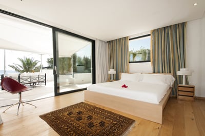 Luxury Villa Photo #26