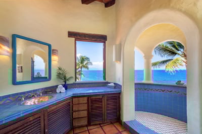 Luxury Villa Photo #24
