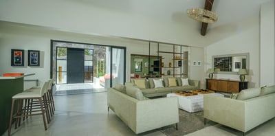 Luxury Villa Photo #21