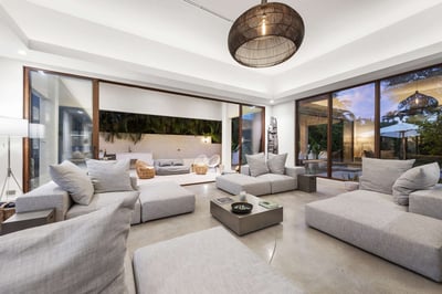 Luxury Villa Photo #24