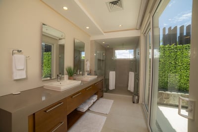 Luxury Villa Photo #22