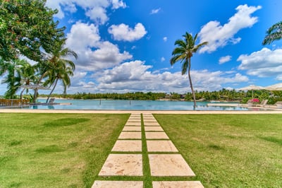 Luxury Villa Photo #4