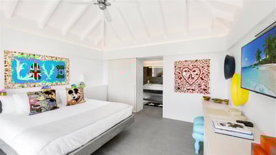 Bedroom 6: Located in the villa 2. King size bed, air conditioning, HD-TV, Dish Network, s