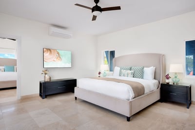 Luxury Villa Photo #13